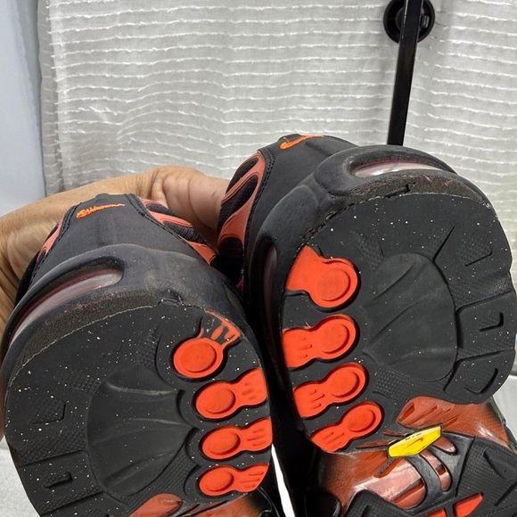 (S0)Nike Air Max Plus 2020, Black, Team Orange, Grey,Sz 2.5Y Big Kid(DJ4620-001) - Picture 10 of 12